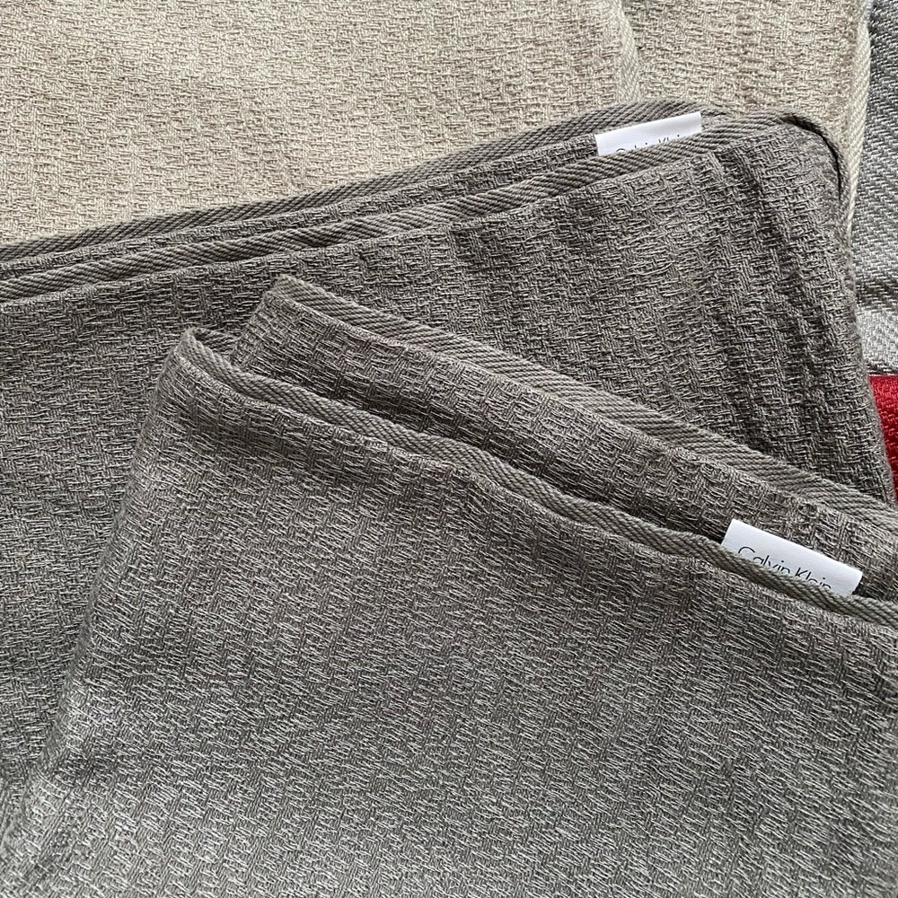 Calvin Klein Home lumbar throw pillow cover
